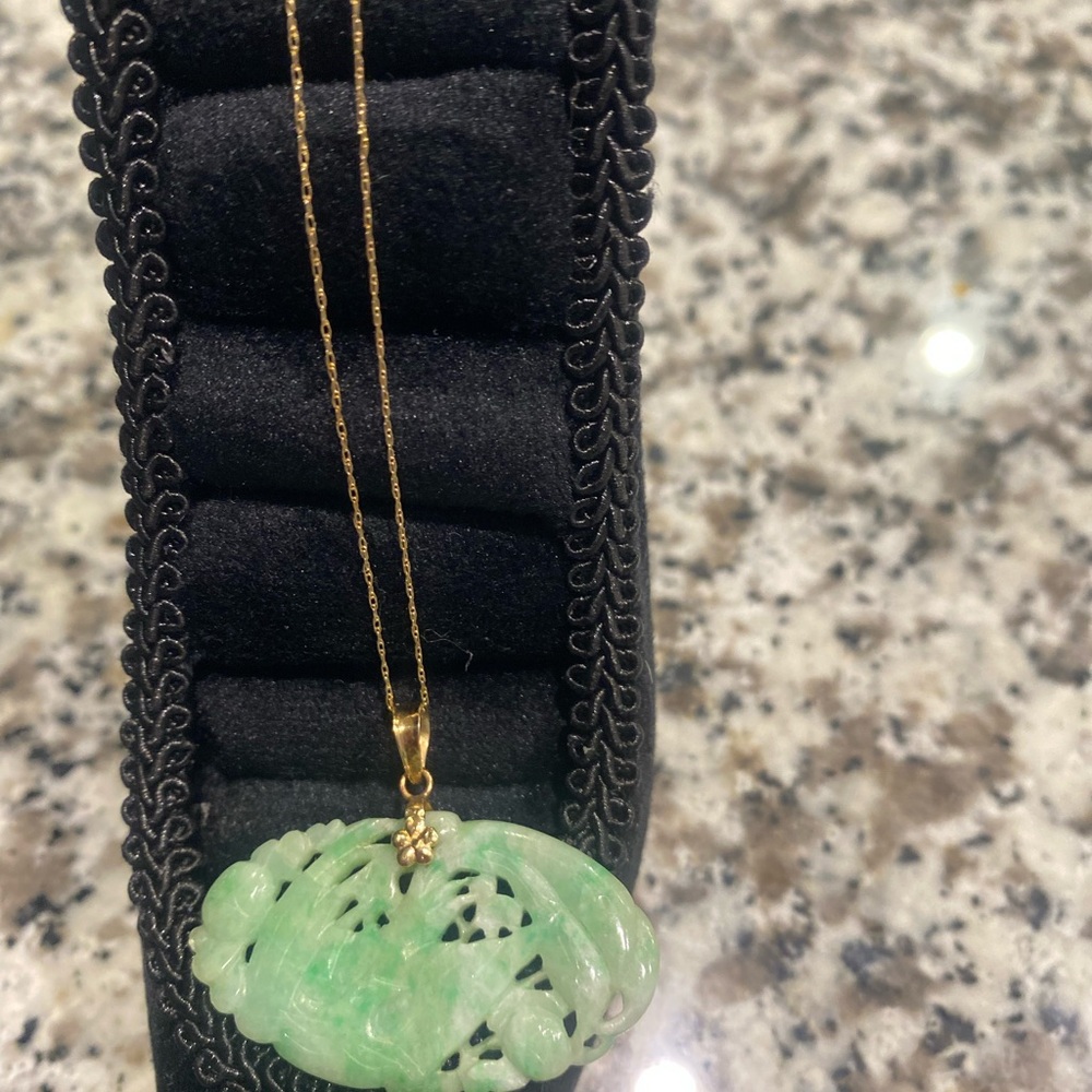 Expensive,Vintage jadeite Jade Pendant with 14k bail and 10k gold Necklace - Picture 4 of 7